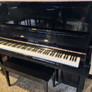 Yamaha  U3  Polished ebony  52”