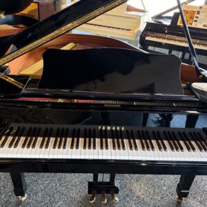 Yamaha  G1 Polished ebony  5’3”