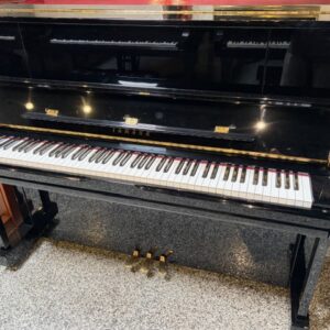 Yamaha  U1J 48” Polished ebony
