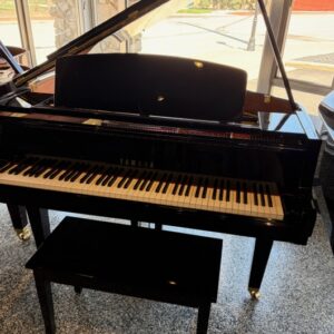 Yamaha  GH1  Polished ebony  5’3”